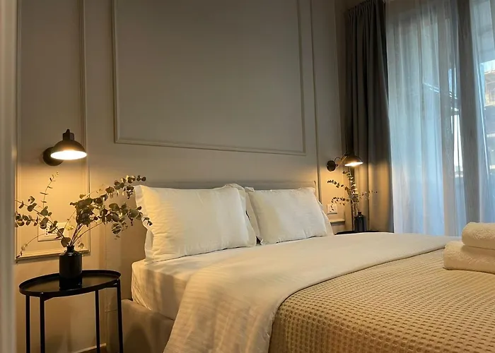 Square 21 * ティラナ