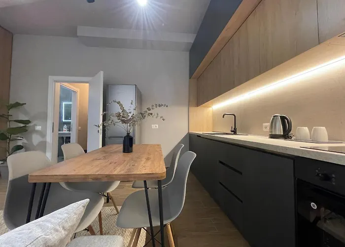 Square 21 アパート *