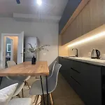 Square 21 Apartment *