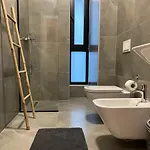 Apartment Square 21 *