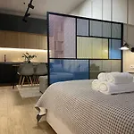 Apartment Square 21 *