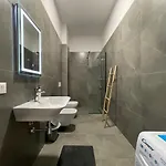 Square 21 Apartment