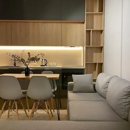 Square 21 Апартаменты Тирана