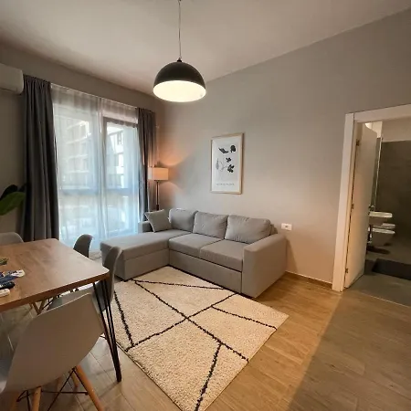 Square 21 Apartment *