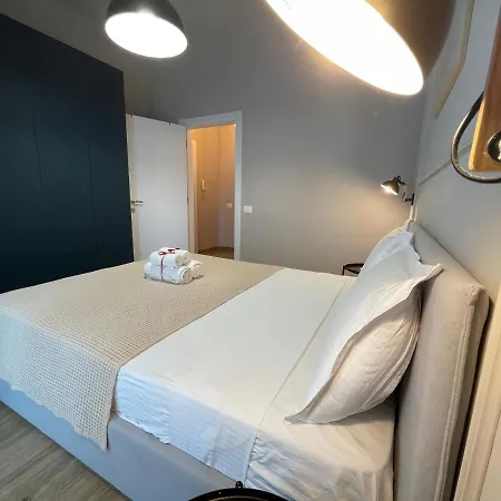 Square 21 Apartment *