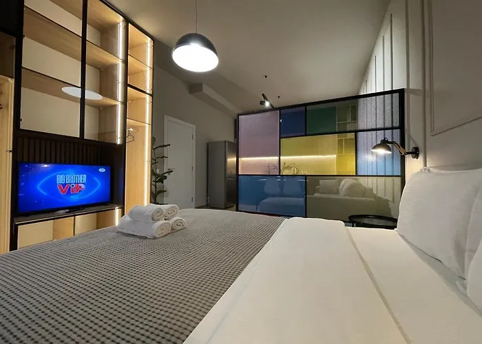 Square 21 *